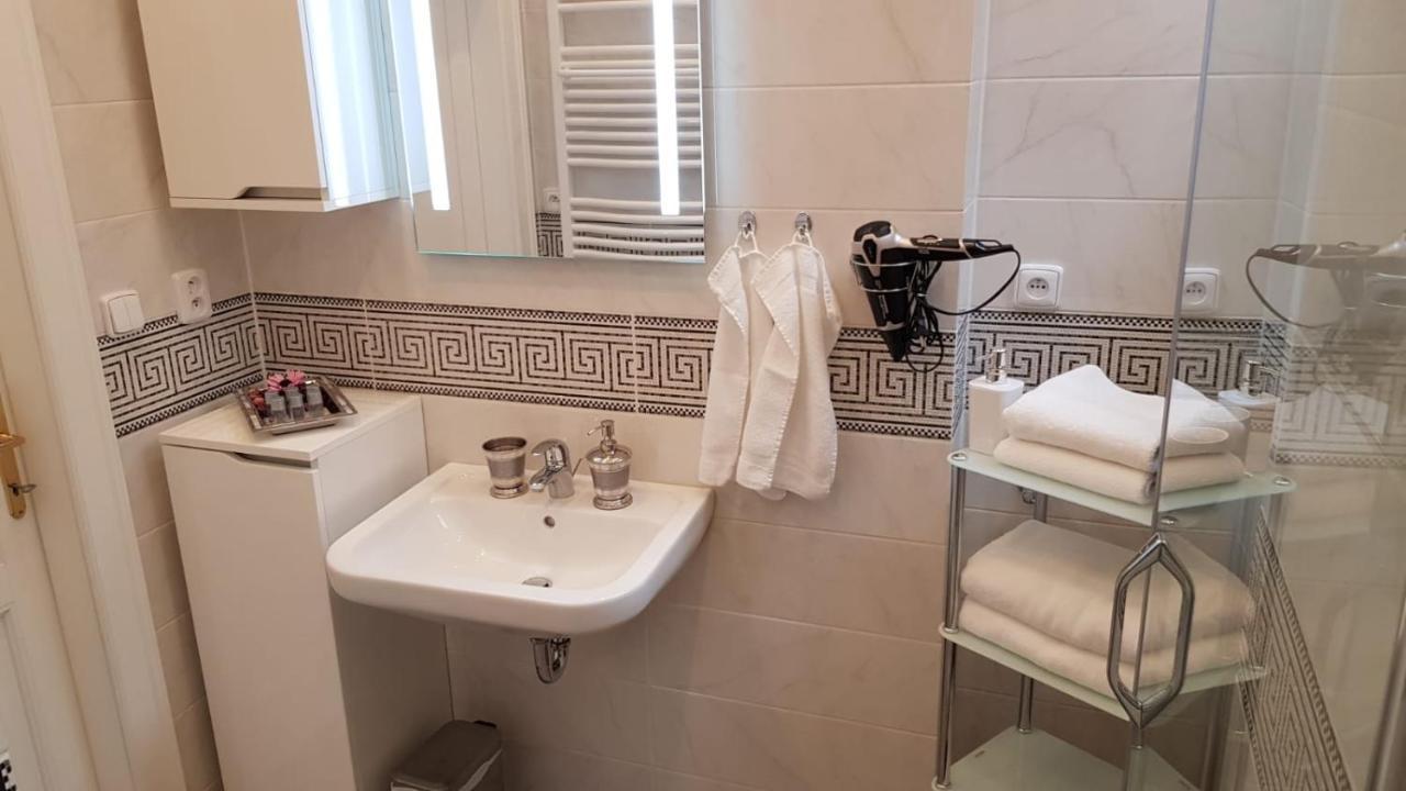 Pragueone Apartment,A/C,Terrace Εξωτερικό φωτογραφία